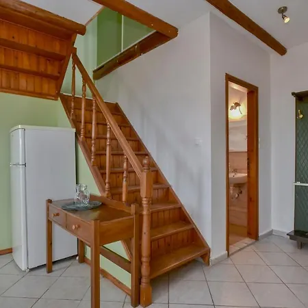 Apartment Maria's Family Maisonette With Parking And Seaview